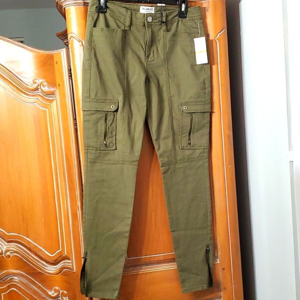 William Rast Utility pants. Lot of zipper pocket.‎ Olive green. New with tags.